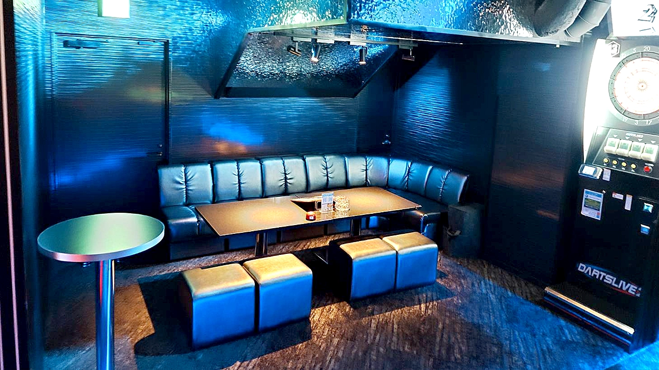 ダイニングダーツバーBee 大宮店 内観